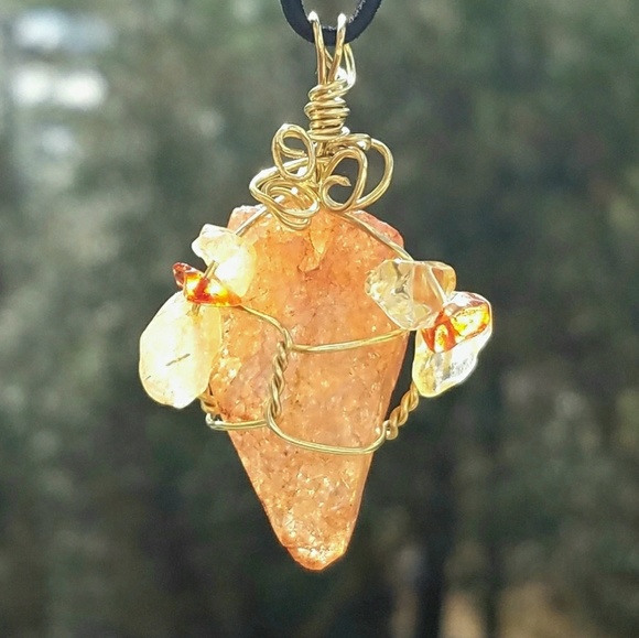 InspiredJenstones Jewelry - 🌺 Boho Orange Crackle Quartz Crystal Pendant 🌺
